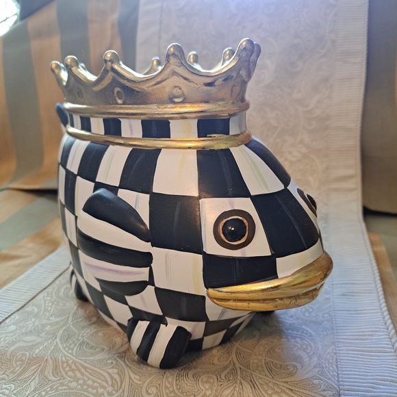 MacKenzie-Childs Black and White Checkered Crowned King Fish Planter - Picture 11 of 14